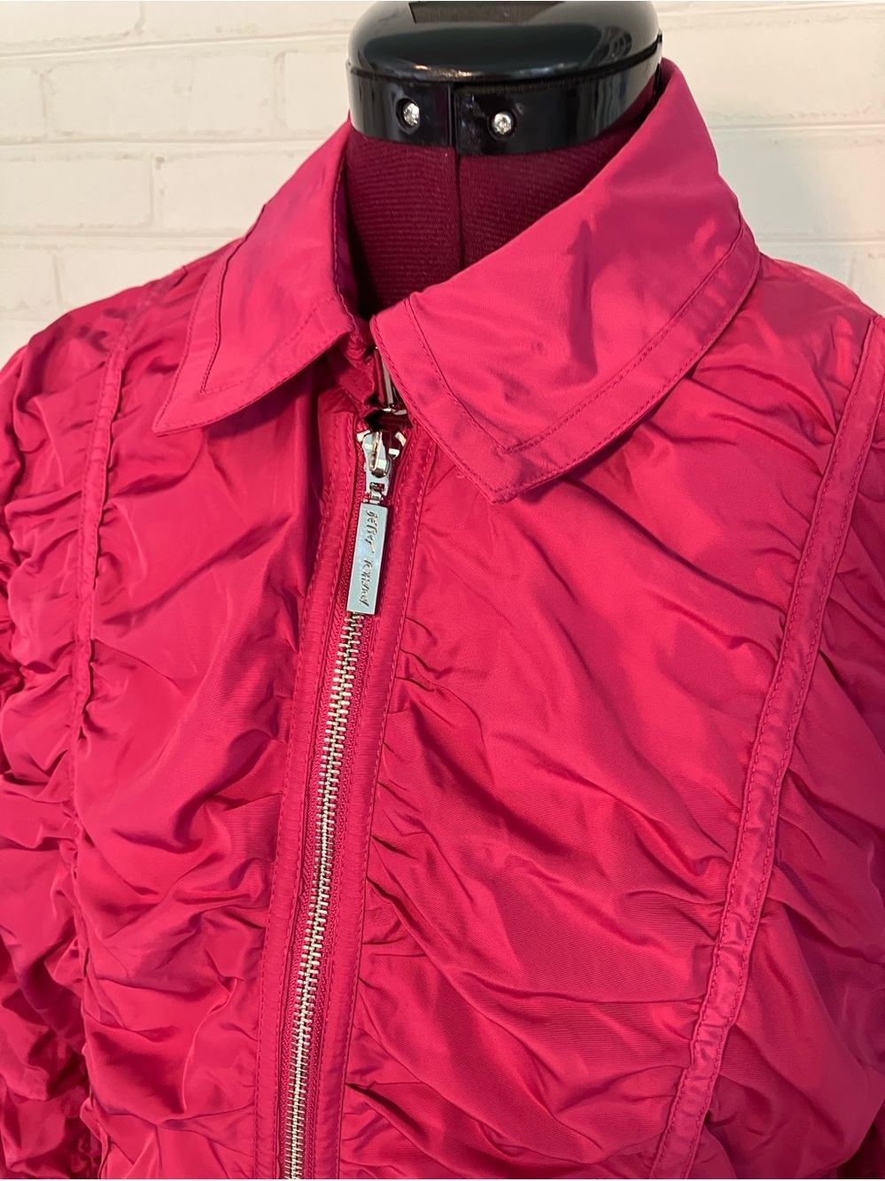 Betsey Johnson Ruched Raspberry Pink Zipper Jacket M - Picture 2 of 9